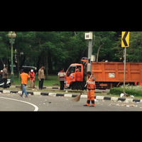 sampah-berserakan-dan-taman-rusak-diinjak-demonstran