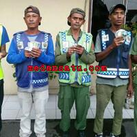 pamer-duit-segini-5-pria-ini-selfie-di-mapolsek-sunggal-lho