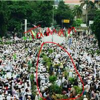 kondisi-taman-depan-balai-kota-pasca-demo-besar-rusak-terinjak-injak