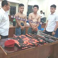 massa-pp-dan-ampi-bentrok-di-pusat-pasar-medan-rebutan-lahan-parkir