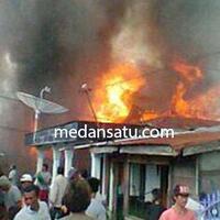 ya-allah-janda-muda-tewas-terbakar-di-labura-8-rumah-jadi-abu