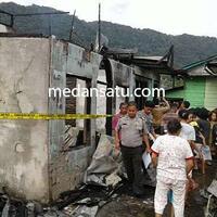 buummm-usai-ledakan-13-rumah-di-sarulla-jadi-abu-korbannya