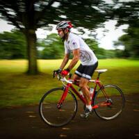 mantan-bintang-sepakbola-bersepeda-120-km-sehari-untuk-menggalang-dana-amal