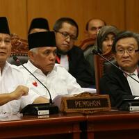 fahri-pertanyakan-sikap-kpk-soal-gratifikasi-kenapa-irman-ditangkap-jokowi-tidak