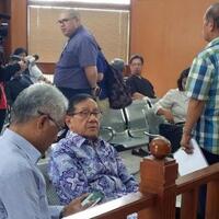 ada-akbar-tanjung-di-sidang-praperadilan-irman-gusman