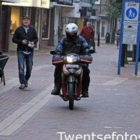 bule--gila--mudik-dari-bali-ke-belanda-menaiki-motor-supra-125-cc