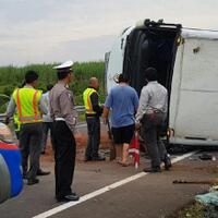 tol-cipali-makan-korban-rombongan-demo-ahok-4-november-dari-solo-ditabrak-truk