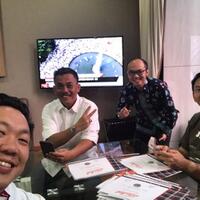 ambulans-wara-wiri-di-lokasi-bentrok-demonstran