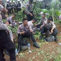 wartawan-metro-tv-meliput-aksi-4-nopember-tidak-memakai-seragam