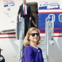 evolusi-gaya-rambut-hillary-clinton-dari-1960-hingga-2016