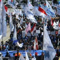 protes-upah-rendah-tapi-bisa-beli-ninja-ini-kata-buruh