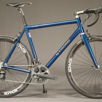 pabrikan-sepeda-carl-strong-kembali-memproduksi-sepeda-karbon