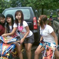 tak-terima-dikasih-rp-50-ribu-tiga-cewek-ini-aniaya-tukang-bakso