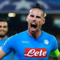 setia-di-napoli-hamsik-tolak-juventus