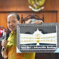 sutan-bhatoegana-si-macan-sidang-menuju-pembaringan-terakhir