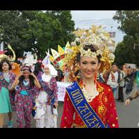 potret-kemeriahan-karnaval-batik-nusantara-2016-di-bengkulu