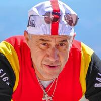 pria-prancis-ini-berhasil-menaklukkan-tanjakan-mont-ventoux-lebih-dari-360-kali