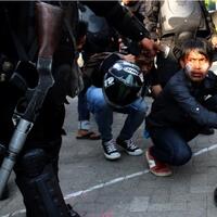 bentrok-mahasiswa-di-unissula-satu-polisi-terluka