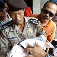 fokus-kebangetan-kertas-alquran-kok-dijadikan-keset