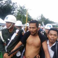 frans-mulian-pria-mabuk-yang-tenteng-golok-di-monas