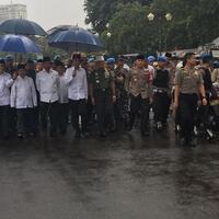 payung-jokowi--mendadak-jadi-sorotan-pengguna-media-sosial-ini-gara-garanya