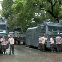 petugas-bersiap-tinggalkan-lokasi-aksi-super-damai