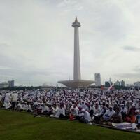 aksi-2-12-di-monas-dimulai-kapolri-di-atas-panggung