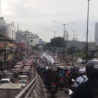 bermotor-dan-tak-pakai-helm-fpi-menuju-monas