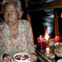 semangat-mbah-paiyem-jual-wedang-ronde-kesukaan-soeharto