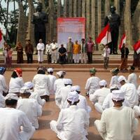 anut-sunda-wiwitan-suami-dewi-kanti-berstatus-bujang-di-kantornya