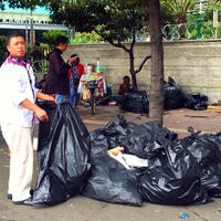 usai-aksi-kita-indonesia-sampah-berserakan-di-bundaran-hi