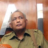 polisi-sita-dokumen-di-rumah-hatta-taliwang