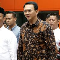 baca-pembelaan-ahok-kutip-bukunya--berlindung-di-balik-ayat-suci
