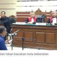 bacakan-nota-keberatan-dahlan-iskan-menangis