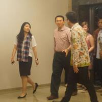 duduk-semeja-dengan-ahok-yenyen-beliau-tidak-singgung-soal-sidang