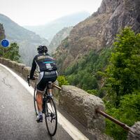 dehidrasi-bantu-pesepeda-lebih-cepat-di-tanjakan