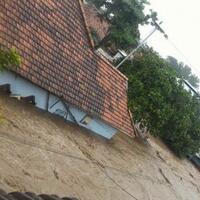 8-genset-dan-2-truk-bantuan-logistik-dikirim-ke-bima