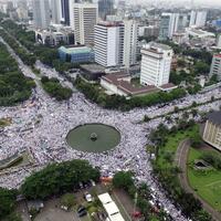 refleksi-tahun-kedua-pemerintahan-jokowi-jk-reshuffle-kabinet-hingga-aksi-212