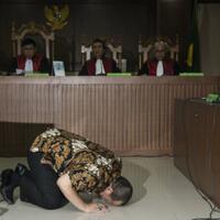 menyoal-hakim-di-balik-vonis-bebas-la-nyalla