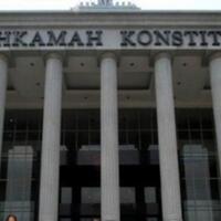 hakim-konstitusi-harus-bebas-dari-pengaruh-politik