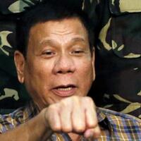 janji-duterte-ke-pejabat-korup-lempar-dari-atas-helikopter