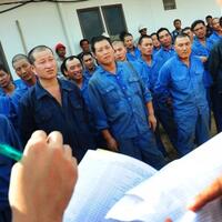 petugas-imigrasi-surabaya-jaring-7-wna-tiongkok