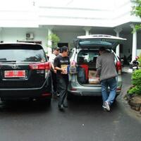 kpk-tangkap-bupati-klaten-dan-politik-dinasti-yang-kianterkuak