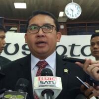 aplikasi-chating-akan-dipantau-fadli-zon-ancaman-demokrasi