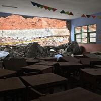 longsor-timbun-bangunan-sekolah-di-serpong