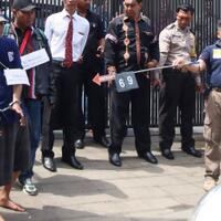 prarekonstruksi-pulomas-16-menit-menyekap-dan-merampok