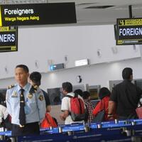 bebas-visa-untuk-wisman-atau-tka-ilegal