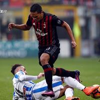 carlos-bacca-salah-satu-bukti-sepak-bola-tak-melulu-soal-uang