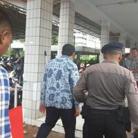 ahok-kucing-kucingan-masuk-ruang-sidang