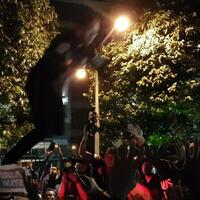 usai-debat-agus-yudhoyono-lompat-moshing-lagi